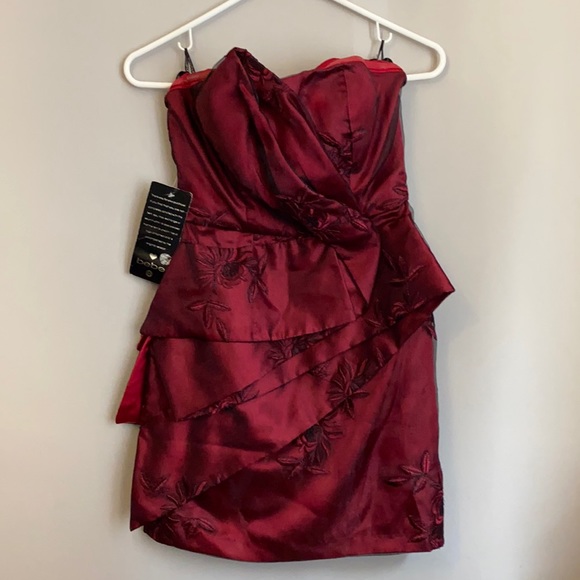 NWT Bebe XS Jayden Strapless Firecracker Red Dress NYE Christmas - Picture 2 of 6